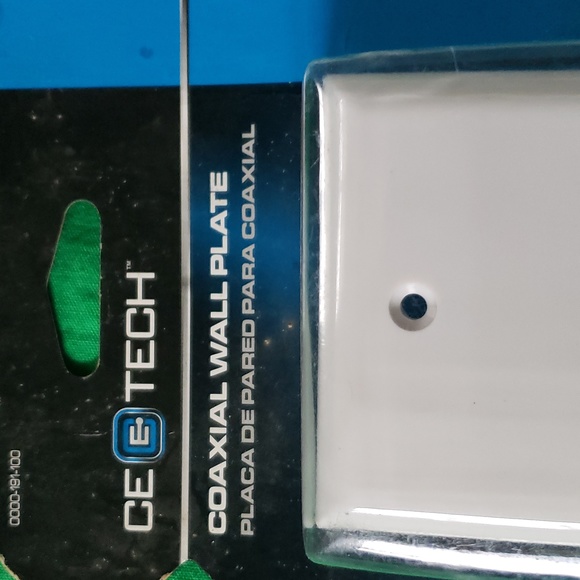CE Tech Coaxial Wall Plate & Leviton Preferred Medium 3/8" Wall Plate New - Picture 3 of 8